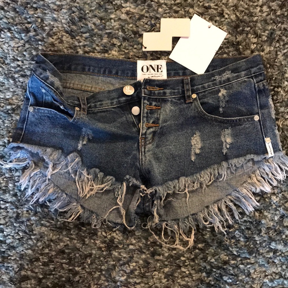 BNWT ONE TEASPOON BONITAS DENIM SHORTS.